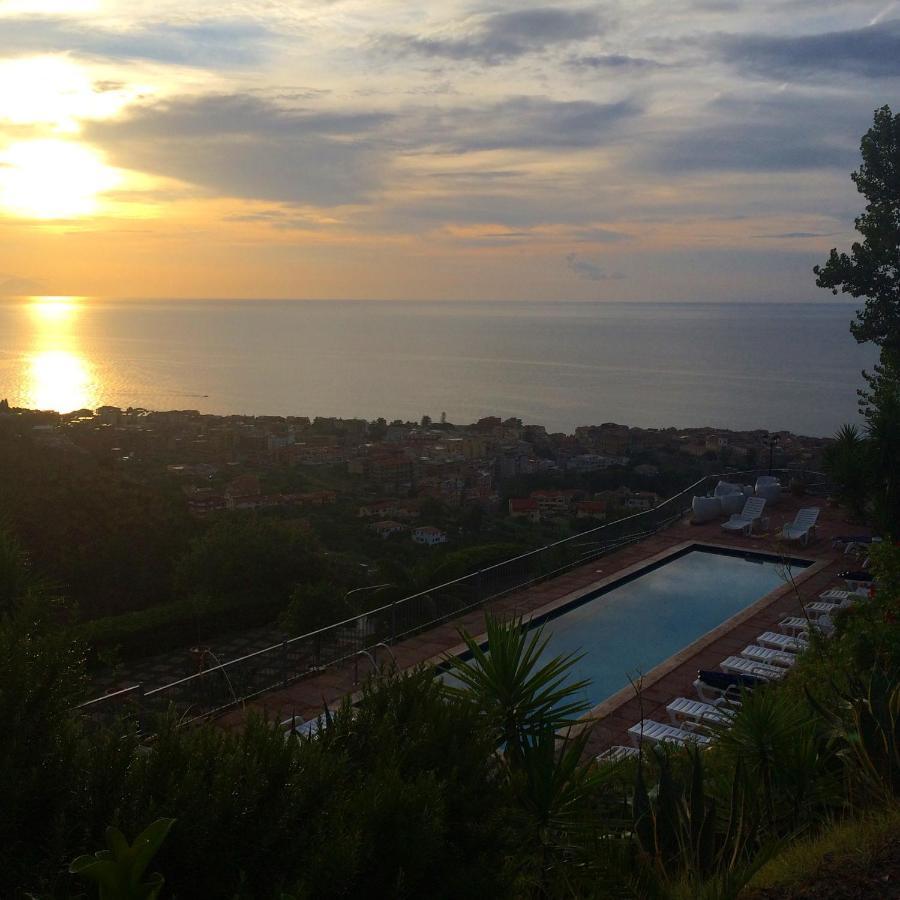 Villa Del Conte Drapia Экстерьер фото